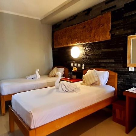 The Point Surfcamp Bali Hotel Pulukan Bagian luar foto