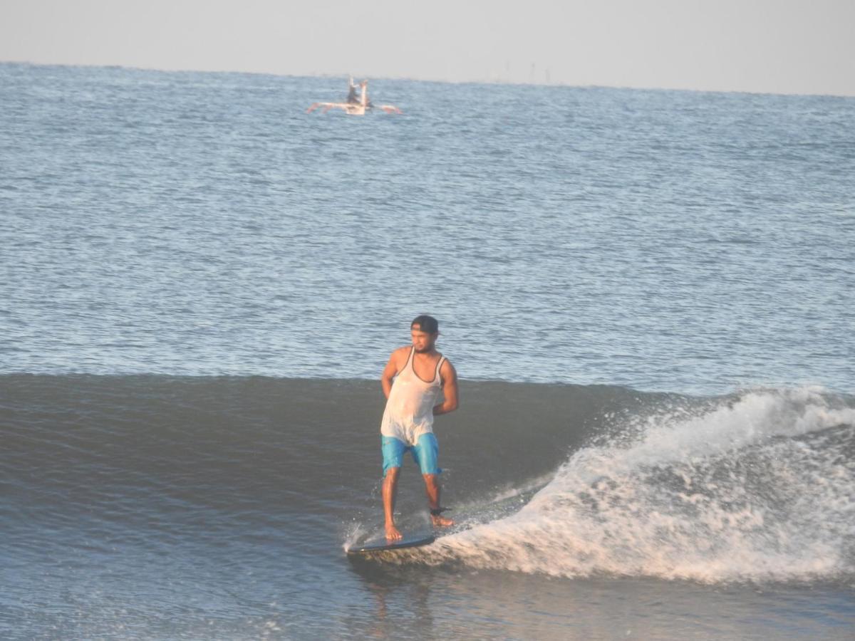 The Point Surfcamp Bali Hotel Pulukan Bagian luar foto