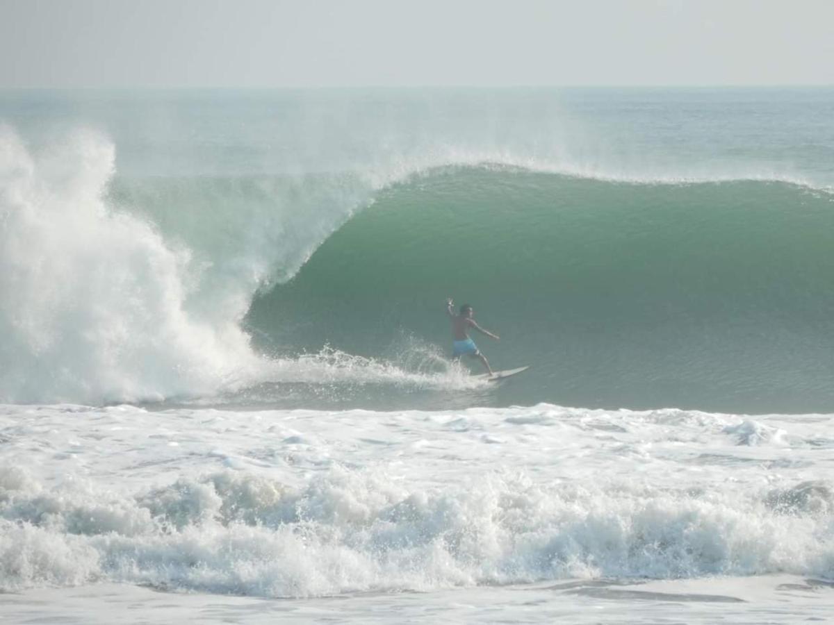 The Point Surfcamp Bali Hotel Pulukan Bagian luar foto